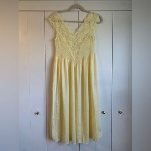 Vintage Paramount New York Yellow Lace Lingerie Nightgown‎ 1970’s
